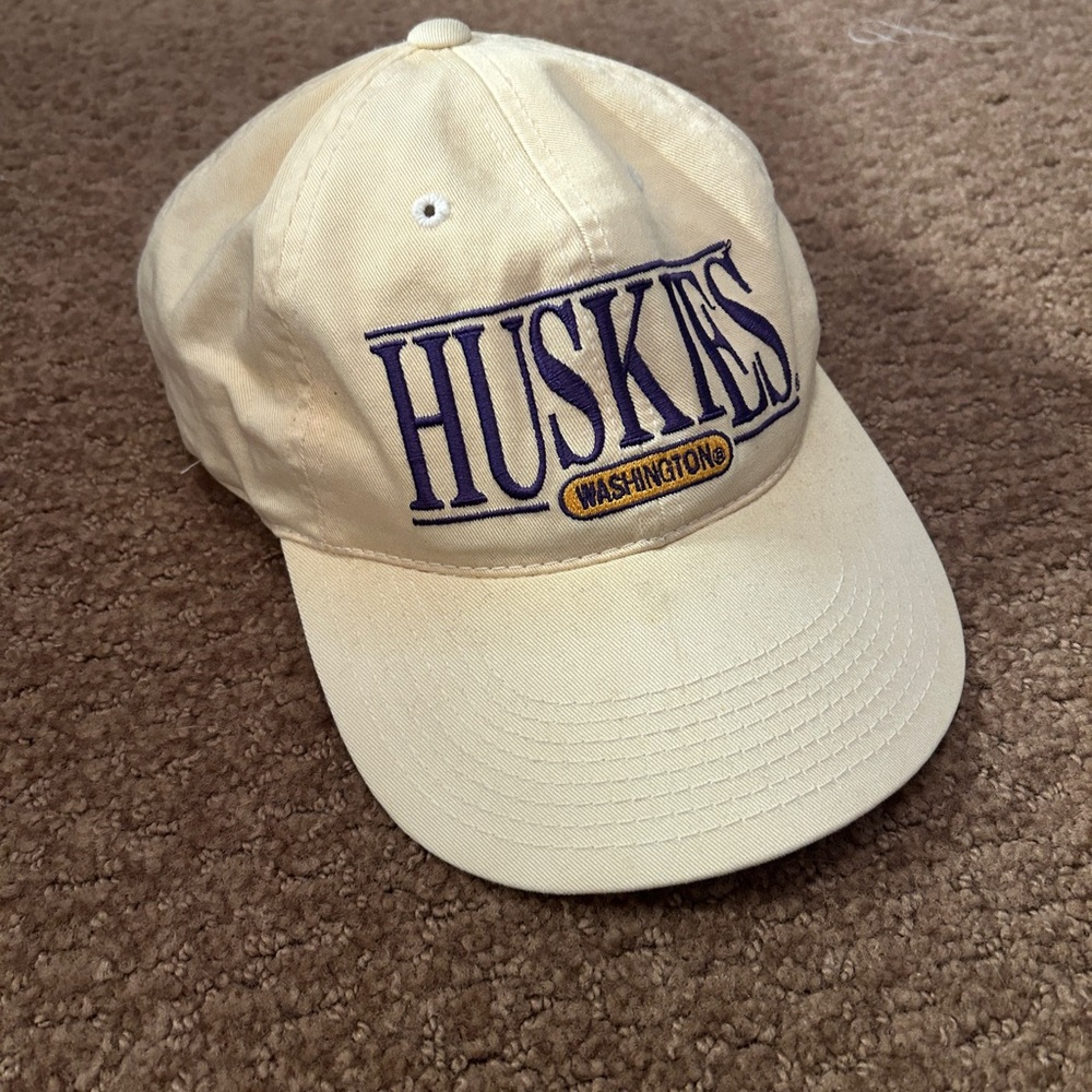 VINTAGE Huskies Hat University of Washington